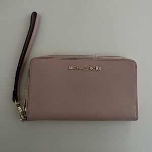 Michael Kors light pink wallet